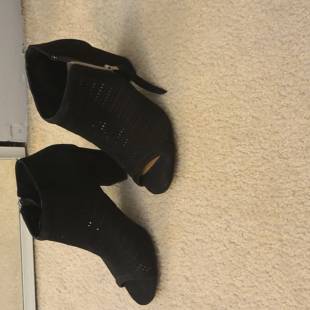 Black eyelet booties with side zipper size 7.5